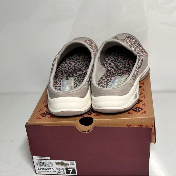 SKECHERS Commute Time  On Call Comfort Relaxed Fit Shoes - Picture 6 of 6